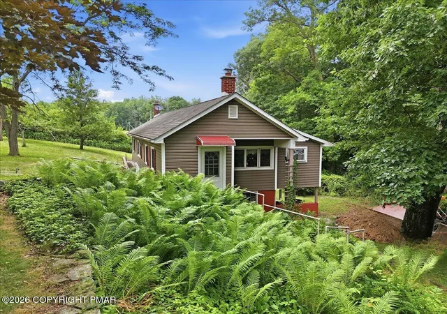 Homes for sale in Mount Bethel, PA | 4403 River Rd, Mount Bethel, PA 18343 | MLS# PM-142668