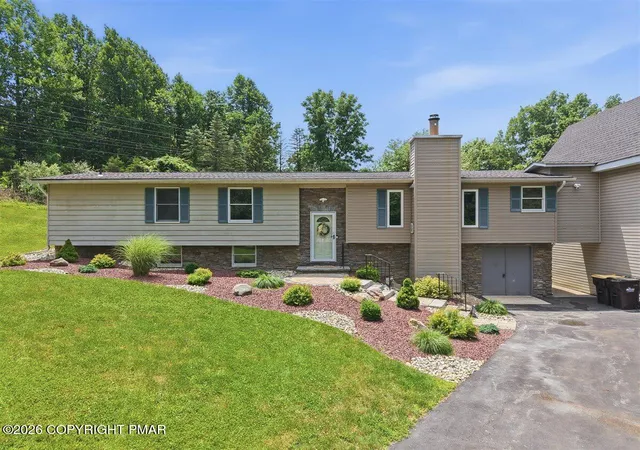 Homes for sale in Saylorsburg, PA | 226 Circle Dr S, Saylorsburg, PA 18353 | MLS# PM-142675