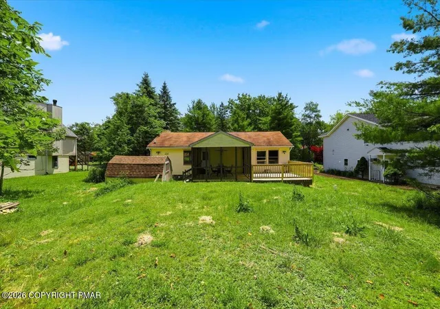 Homes for sale in Tobyhanna, PA | 153 Seminole Trl, Tobyhanna, PA 18466 | MLS# PM-142690