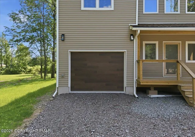 Homes for sale in Lake Ariel, PA | 48 Grandview Dr, Lake Ariel, PA 18436 | MLS# PM-142701