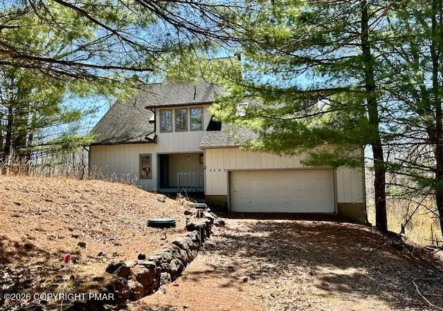 Homes for sale in Canadensis, PA | 3580 High Crest Rd, Canadensis, PA 18325 | MLS# PM-142835