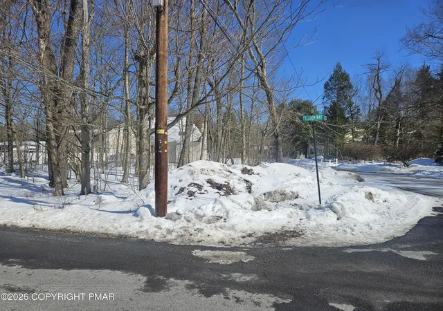 Homes for sale in Pocono Summit, PA | 4312 Birchwood Blvd, Pocono Summit, PA 18346 | MLS# PM-142700