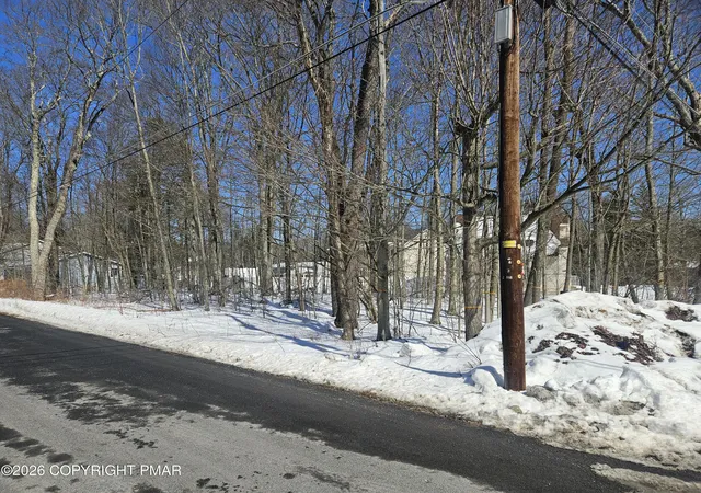 Homes for sale in Pocono Summit, PA | 4312 Birchwood Blvd, Pocono Summit, PA 18346 | MLS# PM-142700