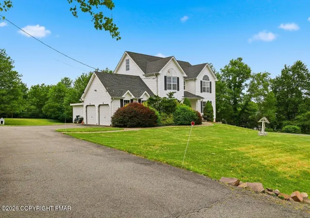 Homes for sale in Blakeslee, PA | 1855 Sun Valley Dr, Blakeslee, PA 18610 | MLS# PM-142709