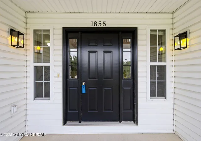 Homes for sale in Blakeslee, PA | 1855 Sun Valley Dr, Blakeslee, PA 18610 | MLS# PM-142709