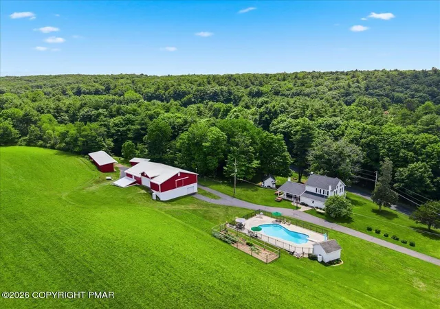 Homes for sale in Saylorsburg, PA | 5185 Rolling Hills Rd, Saylorsburg, PA 18353 | MLS# PM-142749