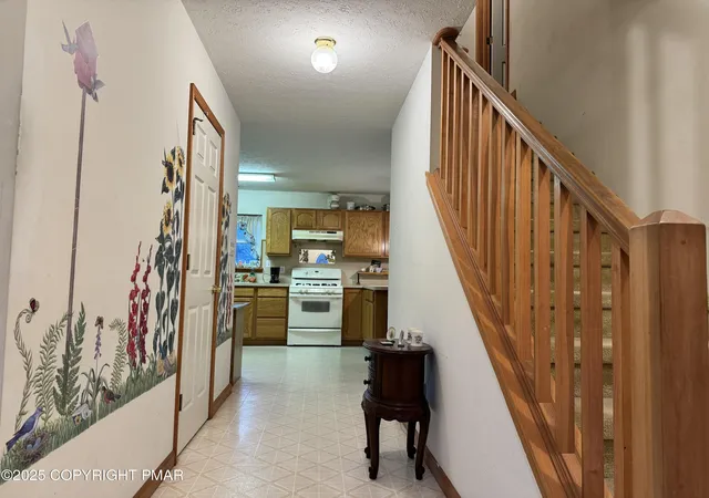 Homes for sale in Pocono Summit, PA | 1145 Chickadee Dr, Pocono Summit, PA 18346 | MLS# PM-142733