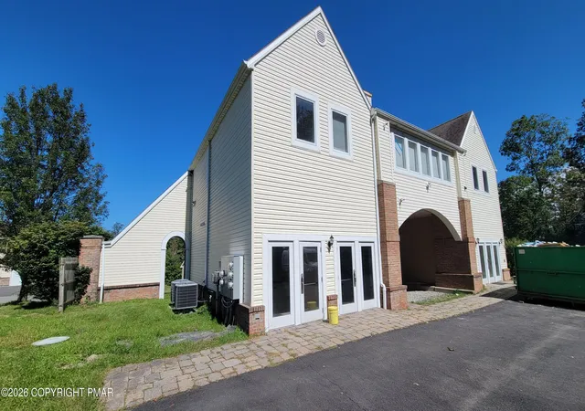 Listing Photo 4 - Condo for sale in building located at 115 Imperial Dr, East Stroudsburg, PA 18302 - Unit #101