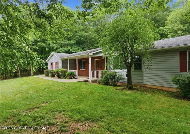 Homes for sale in Effort, PA | 209 Foothill Blvd, Effort, PA 18330 | MLS# PM-142984