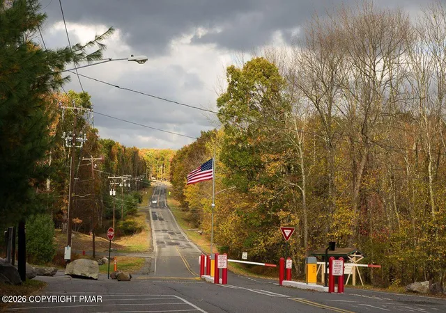 52nd image of 297 Hyland Dr, East Stroudsburg, PA 18301 | MLS# PM-142841