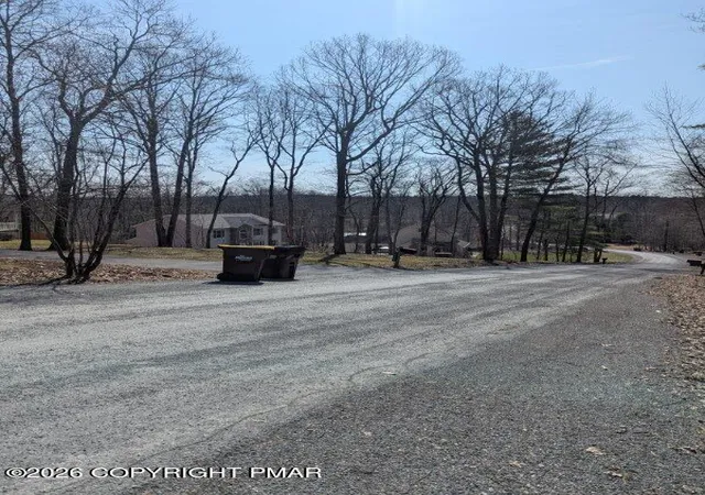 4th image of 9 Hollow Dr 9 Dr, Stroudsburg, PA 18360 | MLS# PM-142748