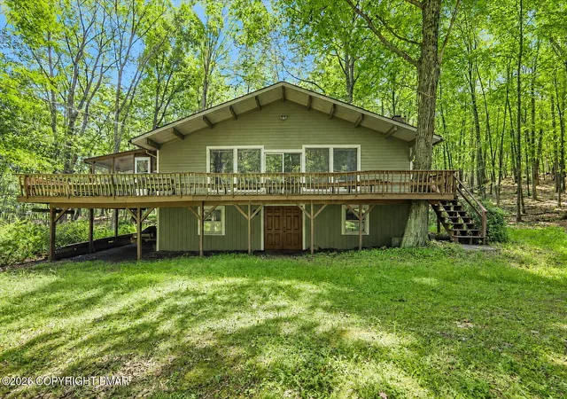 Homes for sale in Bushkill, PA | 166 Pheasant Run, Bushkill, PA 18324 | MLS# PM-142759