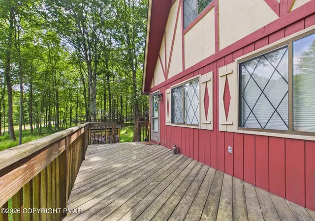 Homes for sale in Pocono Lake, PA | 142 Canoe Trl, Pocono Lake, PA 18347 | MLS# PM-142755