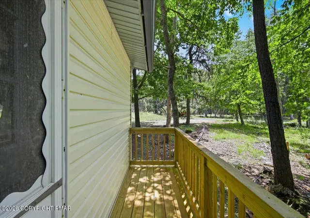 Homes for sale in Bushkill, PA | 214 Hummingbird Trl, Bushkill, PA 18324 | MLS# PM-142838