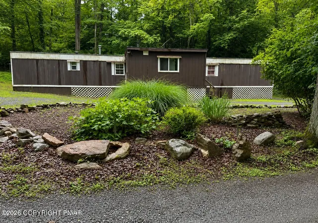 Homes for sale in Saylorsburg, PA | 206 Winter Wy, Saylorsburg, PA 18353 | MLS# PM-142817