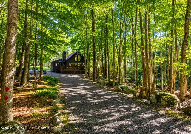 Photo 5 of Single Family Residence at 105 Lyman Ln, Gouldsboro, PA 18424 | MLS# PM-142829 | | Sold on 2026-08-25