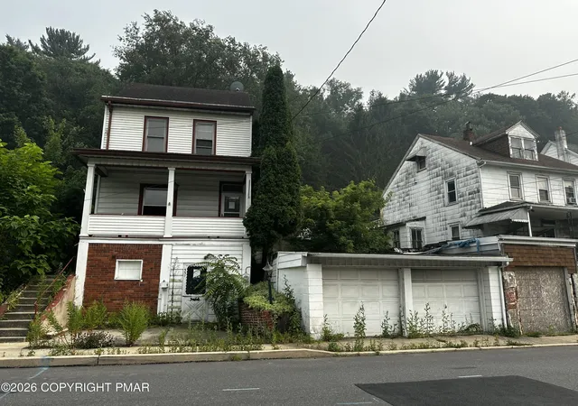 Photo 3 of Single family home for sale at 531 Peacock St, Pottsville, PA 17901 | MLS# PM-142833 | Listing updated on 2026-08-27