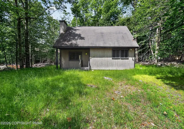 Homes for sale in Tobyhanna, PA | 7544 Eagle Rock Dr, Tobyhanna, PA 18466 | MLS# PM-142834
