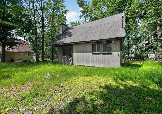 Homes for sale in Tobyhanna, PA | 7544 Eagle Rock Dr, Tobyhanna, PA 18466 | MLS# PM-142834