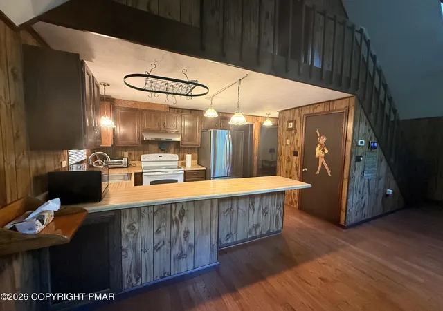 Photo 4 of Single family home for sale at 109 Marthas Ln, Pocono Lake, PA 18347 | MLS# PM-142864 | Listing updated on 2026-08-03