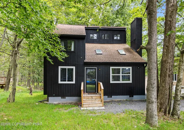 Homes for sale in Tobyhanna, PA | 7079 Boulder Ct, Tobyhanna, PA 18466 | MLS# PM-142884