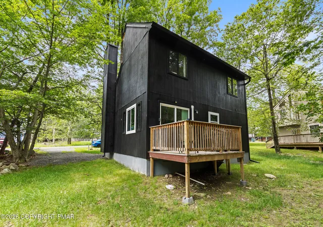 Homes for sale in Tobyhanna, PA | 7079 Boulder Ct, Tobyhanna, PA 18466 | MLS# PM-142884
