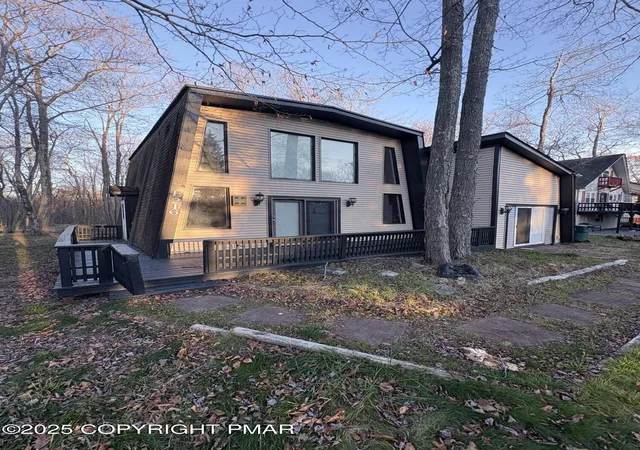 Homes for sale in Tobyhanna, PA | 5607 Pembrook Dr, Tobyhanna, PA 18466 | MLS# PM-142853