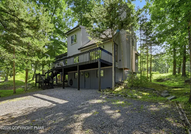 Photo 2 of Sale Pending at 2120 Glasgow Dr, Bushkill, PA 18324 | MLS# PM-143242 | Listing updated on 2026-09-09
