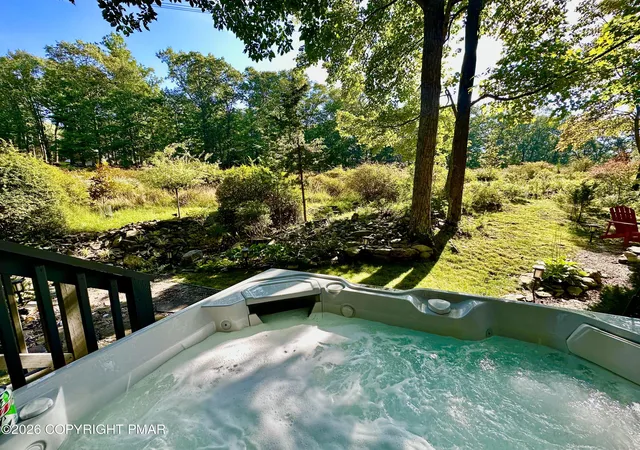 Photo 4 of Sale Pending at 2120 Glasgow Dr, Bushkill, PA 18324 | MLS# PM-143242 | Listing updated on 2026-09-09