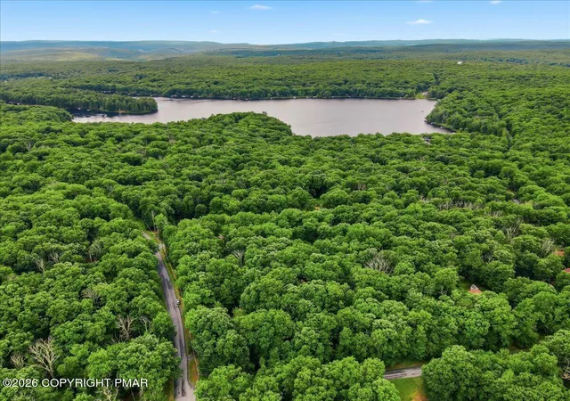 Homes for sale in Hawley, PA | 337 Oak Hill Rd, Hawley, PA 18428 | MLS# PM-142945