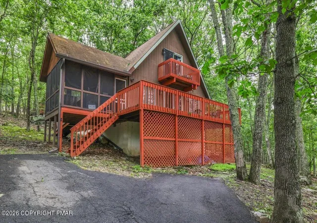 Photo 3 of Single family home for sale at 2158 Southport Dr, Bushkill, PA 18324 | MLS# PM-142902 | Listing updated on 2026-07-20