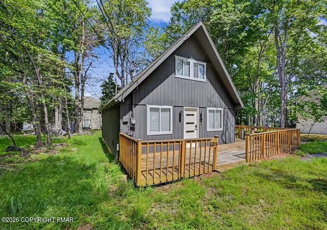 Photo 3 of Single family home for sale at 1717 Rolling Hills Dr, Tobyhanna, PA 18466 | MLS# PM-143044 | Listing updated on 2026-07-22