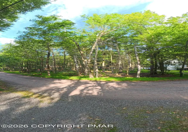 Homes for sale in Pocono Lake, PA | 167 Beech Ln, Pocono Lake, PA 18347 | MLS# PM-142948