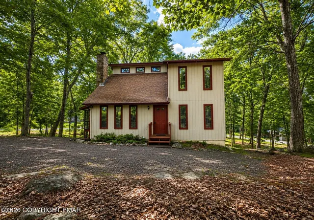 Homes for sale in Bushkill, PA | 188 Radcliff Rd, Bushkill, PA 18324 | MLS# PM-142931