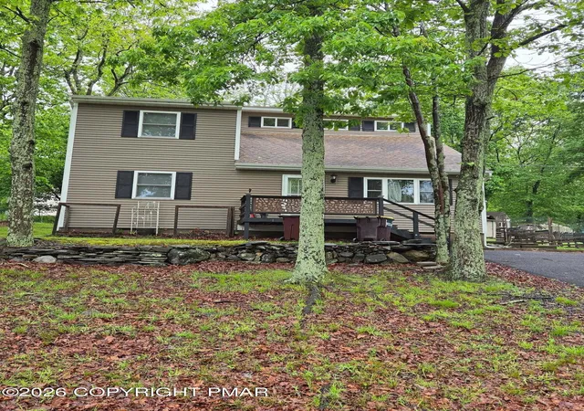Homes for sale in Bushkill, PA | 2114 Lakeview Rd, Bushkill, PA 18324 | MLS# PM-142949