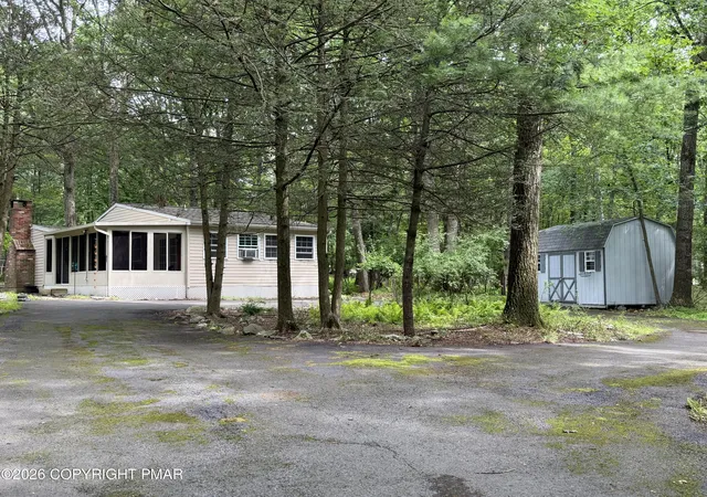 Homes for sale in East Stroudsburg, PA | 3233 Pocono Dr, East Stroudsburg, PA 18302 | MLS# PM-142964