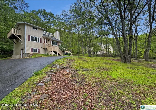 Homes for sale in Effort, PA | 854 Lower Mountain Dr, Effort, PA 18330 | MLS# PM-142954
