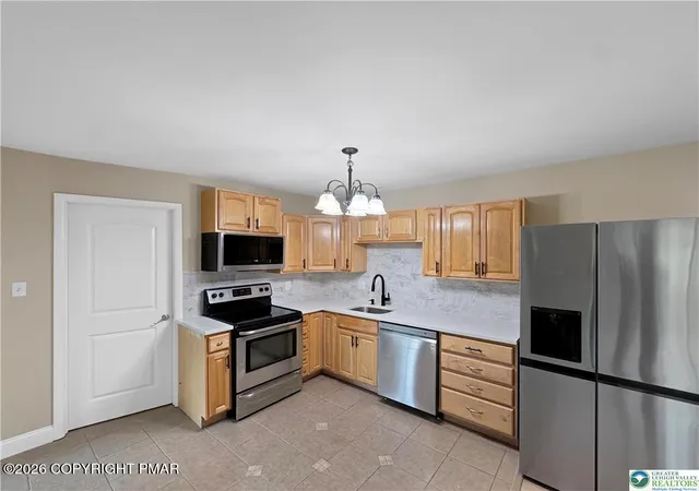 Homes for sale in Effort, PA | 854 Lower Mountain Dr, Effort, PA 18330 | MLS# PM-142954