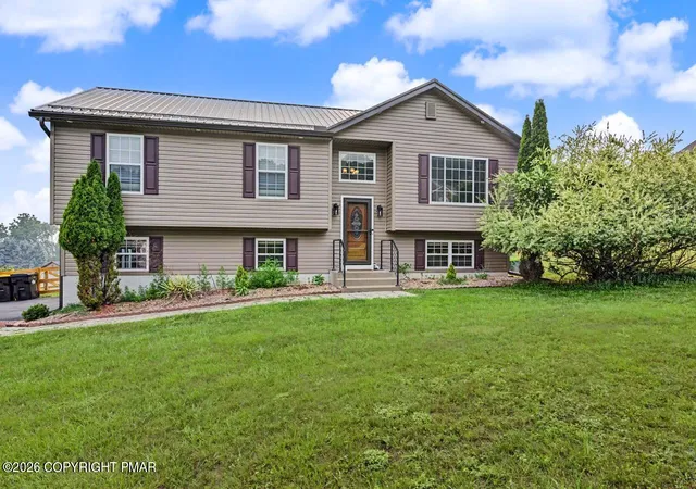 Photo 1 of Single family home for sale at 2527 Highland Cir, Stroudsburg, PA 18360 | MLS# PM-143131 | Listing updated on 2026-08-29