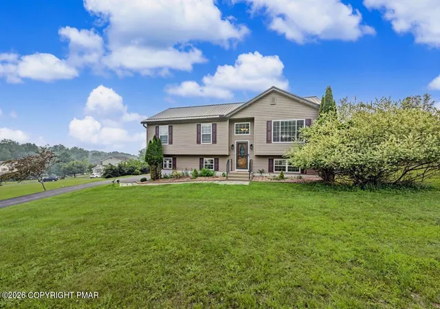Photo 2 of Single family home for sale at 2527 Highland Cir, Stroudsburg, PA 18360 | MLS# PM-143131 | Listing updated on 2026-08-29