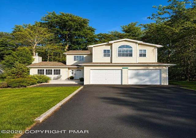 Photo 3 of Single family home for sale at 113 St Regis Walk, Tobyhanna, PA 18466 | MLS# PM-142967 | Listing updated on 2026-07-30