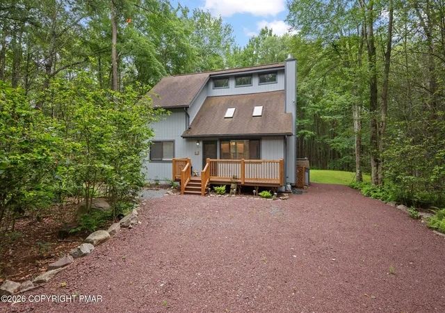 Homes for sale in Pocono Pines, PA | 199 Cumberland Rd, Pocono Pines, PA 18350 | MLS# PM-143011