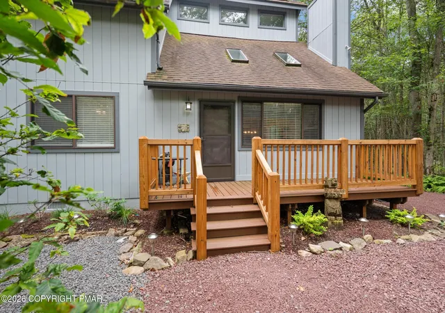 Homes for sale in Pocono Pines, PA | 199 Cumberland Rd, Pocono Pines, PA 18350 | MLS# PM-143011