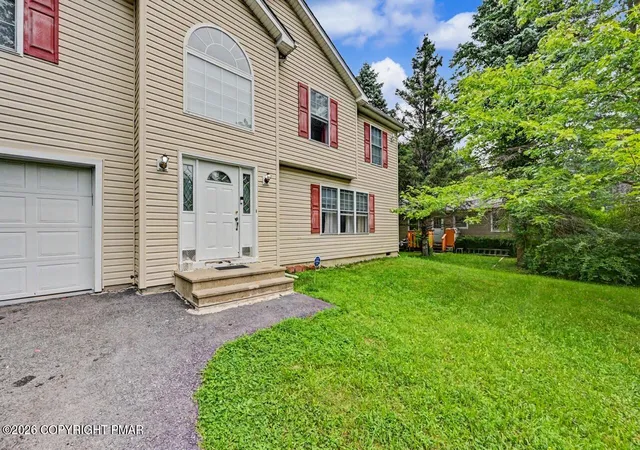 Photo 2 of Single family home for sale at 138 Fergus Way, Tobyhanna, PA 18466 | MLS# PM-143159 | Listing updated on 2026-09-10
