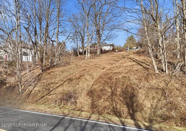 1st image of 516 Edgemont Rd, Stroudsburg, PA 18360 | MLS# PM-142974
