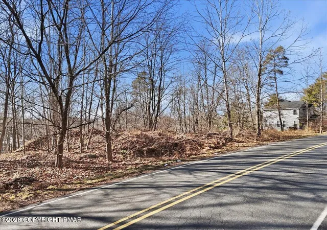 4th image of 102 Edgemont Rd, Stroudsburg, PA 18360 | MLS# PM-142975