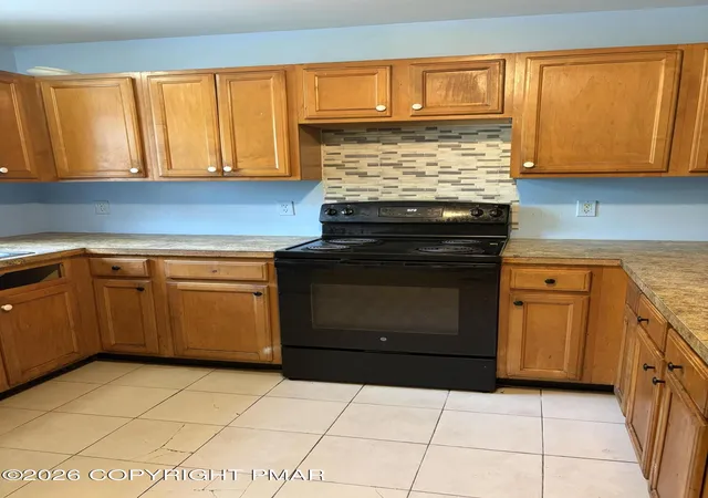 Homes for sale in Stroudsburg, PA | 12 Garden Street, Stroudsburg, PA 18360 | Houzeo
