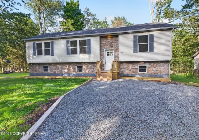 Homes for sale in Tobyhanna, PA | 9249 Westwood Dr, Tobyhanna, PA 18466 | MLS# PM-143000