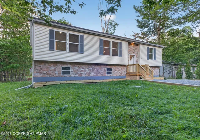 Homes for sale in Tobyhanna, PA | 9249 Westwood Dr, Tobyhanna, PA 18466 | MLS# PM-143000
