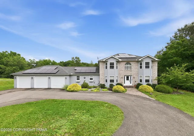 Homes for sale in Stroudsburg, PA | 212 Ellen Ct, Stroudsburg, PA 18360 | MLS# PM-143023
